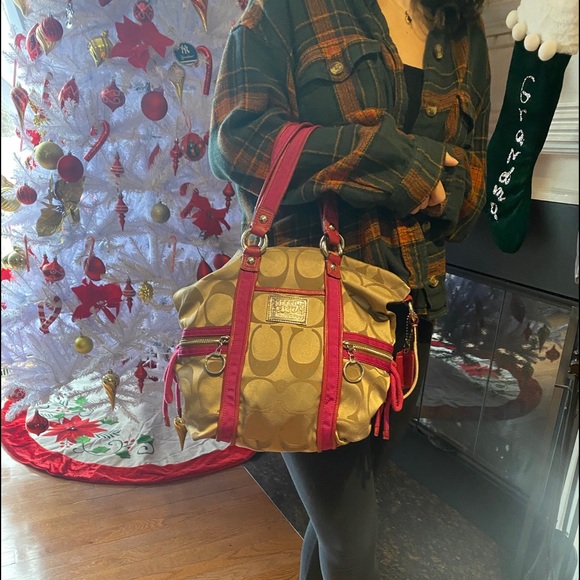 Coach Poppy Collection Bag. 🌸 - Picture 1 of 9